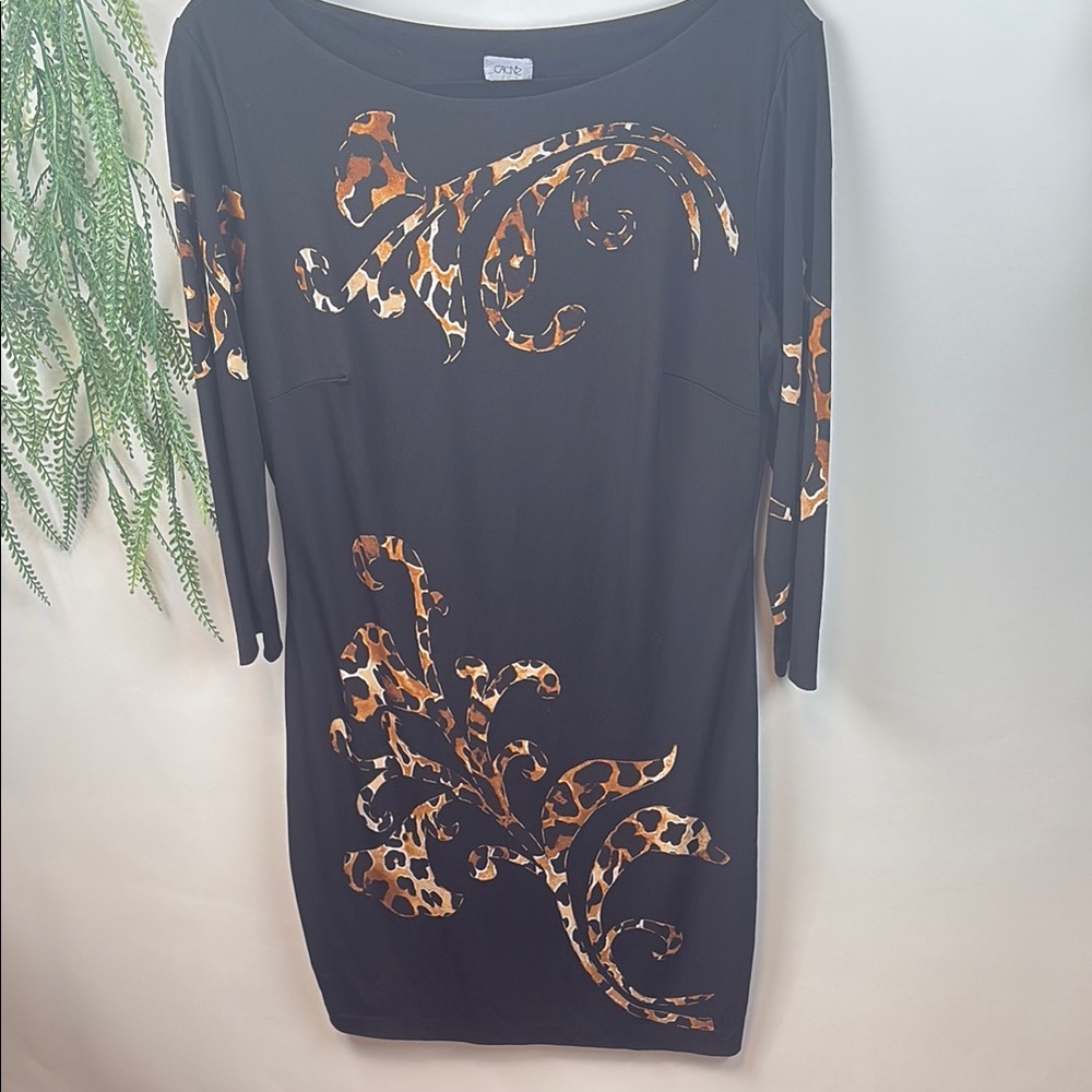 Cache Black Gold Sheath Dress Bateau Neckline. ( ref T 104)